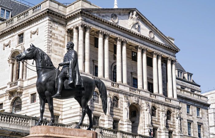 Bank-of-England-BoE-Building-Horse-700x450.jpg